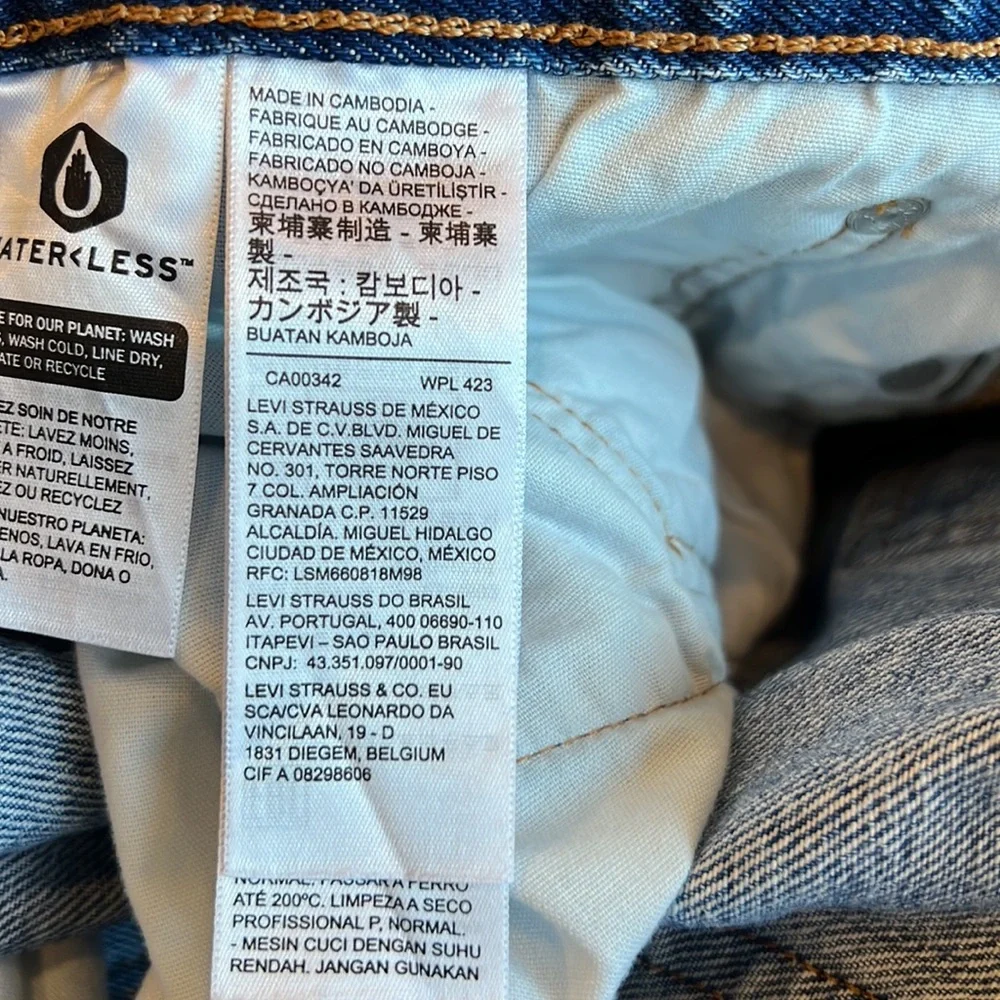 LEVI’S PREMIUM 501® ‘90S WOMEN'S JEANS - Destructed Indigo - Medium Wash - Picture 13 of 16